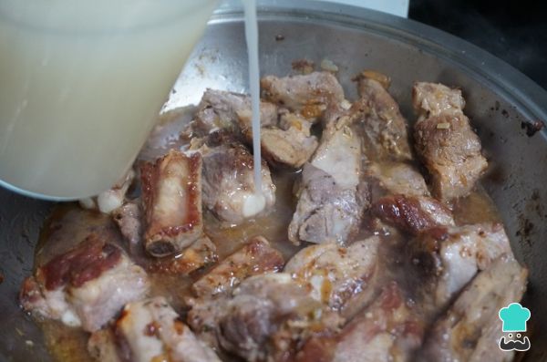 Receta de Costillas de cerdo en salsa de vino blanco - Paso 5